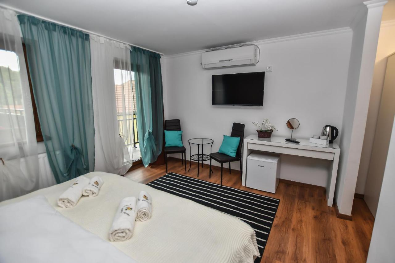 토코이 E-Vasko Panzio Borpince B&B 외부 사진
