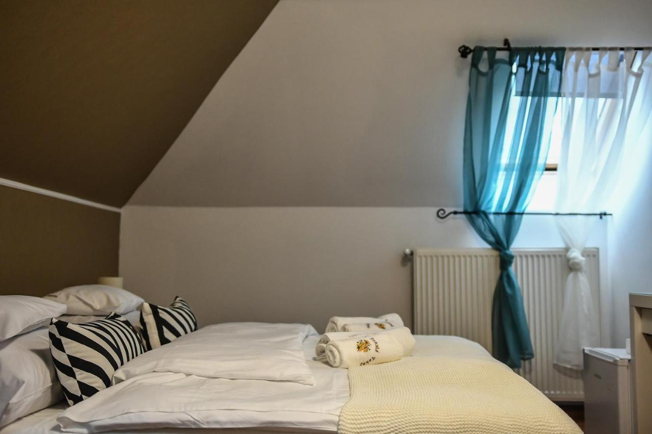 토코이 E-Vasko Panzio Borpince B&B 외부 사진